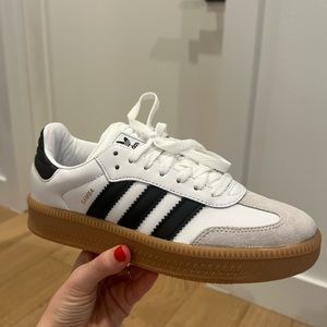 NEW WITH TAGS SAMBAS - size women’s 7 sold out everywhere